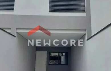 Imagem: A casa possui 3 Dormitórios, 4 Banheiros, 2 Vagas na garagem