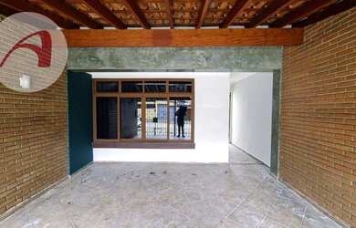 Imagem: A casa possui 3 Dormitórios, 4 Banheiros, 2 Vagas na garagem