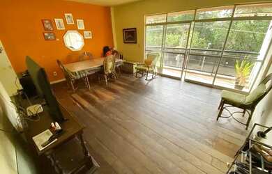 Imagem: O apartamento possui 4 Dormitórios, 3 Banheiros, 2 Vagas na