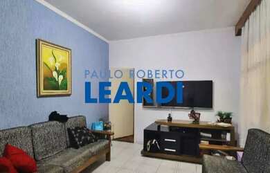 Imagem: A casa possui 2 Dormitórios, 2 Banheiros, 2 Vagas na garagem