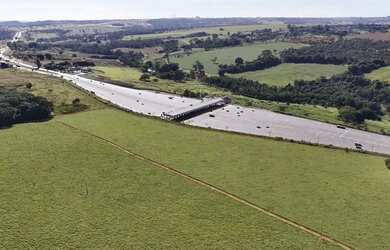 Imagem: O terreno possui 216.372m² de Área e está localizado em