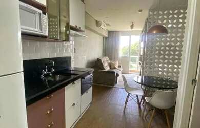 Imagem: O apartamento possui 1 Dormitório, 1 Banheiro, 1 Vaga na garagem