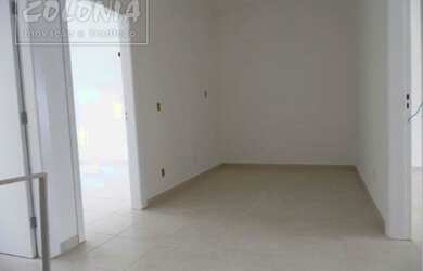 Imagem: O depósito possui 2 Vagas na garagem, 50m² de Área e está