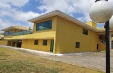 Imagem: A casa em condomínio possui 5 Dormitórios, 5 Banheiros, 5