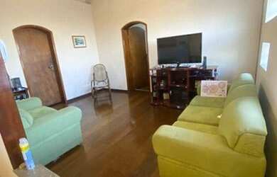 Imagem: A casa possui 3 Dormitórios, 4 Banheiros, 3 Vagas na garagem