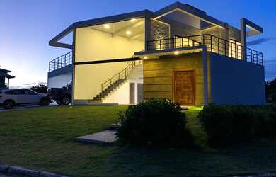 Imagem: A casa em condomínio possui 3 Dormitórios, 5 Banheiros, 2