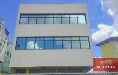 Imagem: O depósito possui 4 Vagas na garagem, 870m² de Área e está