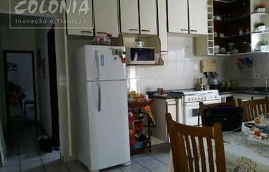 Imagem: A casa possui 2 Dormitórios, 1 Banheiro, 1 Vaga na garagem