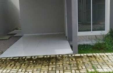 Imagem: A casa possui 2 Dormitórios, 1 Banheiro e 1 Vaga na garagem