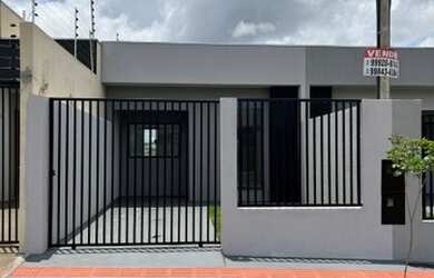 Imagem: A casa possui 2 Dormitórios, 1 Banheiro, 1 Vaga na garagem