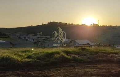 Imagem: O terreno possui 384m² de Área e está localizado em Loteamento