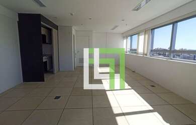 Imagem: O depósito possui 1 Vaga na garagem, 45m² de Área e está