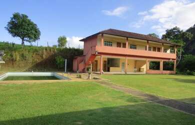 Imagem: A fazenda possui 1089m² de Área e está localizado em Duas