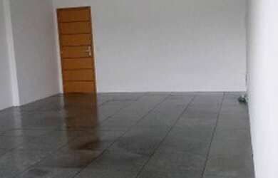 Imagem: O depósito possui 2 Vagas na garagem, 52m² de Área e está