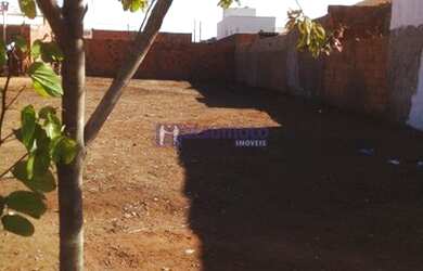 Imagem: O terreno possui 360m² de Área e está localizado em Centro