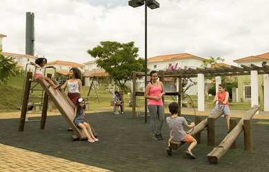 Imagem: O apartamento possui 2 Dormitórios, 1 Banheiro, 1 Vaga na garagem