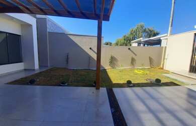 Imagem 2: Casa nova Campo Mourão PR Jardim Araucária com grande quintal porcelanato