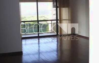 Imagem: O apartamento possui 4 Dormitórios, 3 Banheiros, 2 Vagas na