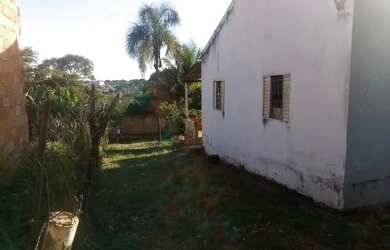 Imagem: A casa possui 2 Dormitórios, 1 Banheiro, 360m² de Área e