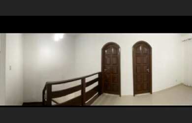 Imagem: A casa possui 5 Dormitórios, 5 Banheiros, 240m² de Área e