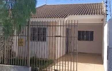 Imagem: A casa possui 2 Dormitórios, 3 Banheiros, 2 Vagas na garagem