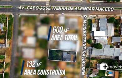 Imagem: A casa possui 2 Dormitórios, 2 Banheiros, 2 Vagas na garagem