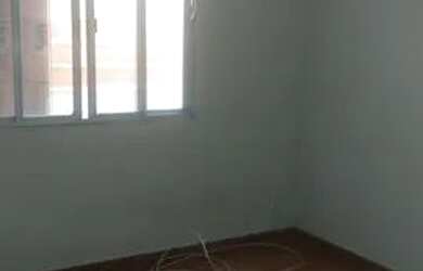 Imagem: A casa possui 1 Dormitório, 1 Banheiro e está localizado