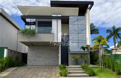 Imagem 1: Sobrado maravilhoso 4 suítes c/ Planejados, sistema fotovoltaico e Piscina...