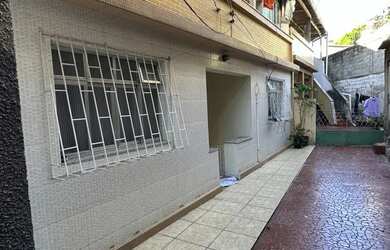 Imagem: A casa possui 2 Dormitórios, 1 Banheiro, 70m² de Área e