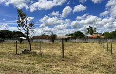 Imagem: O terreno possui 800m² de Área e está localizado em Setor