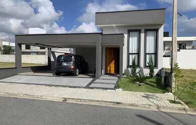 Imagem: A casa em condomínio possui 3 Dormitórios, 3 Banheiros, 2