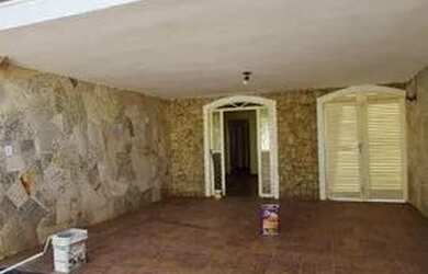 Imagem: A casa possui 2 Dormitórios, 2 Banheiros, 4 Vagas na garagem