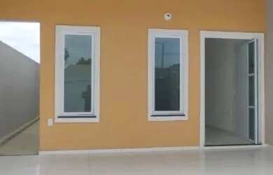 Imagem: A casa possui 2 Dormitórios, 2 Banheiros, 2 Vagas na garagem