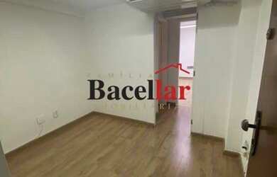 Imagem: O depósito possui 1 Vaga na garagem, 40m² de Área e Imóvel