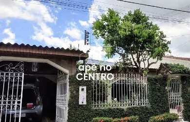 Imagem: A casa em condomínio possui 4 Dormitórios, 4 Banheiros, 3