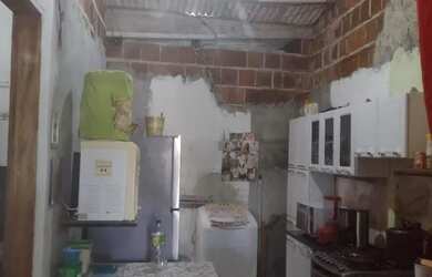Imagem 2: Vende se uma casa. 1 Banheiroe3 Dormitórios
