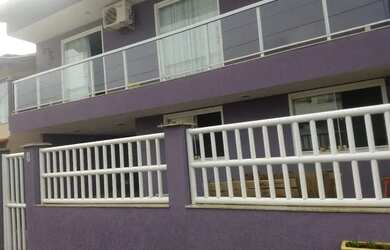 Imagem: A casa em condomínio possui 4 Dormitórios, 2 Banheiros, 1