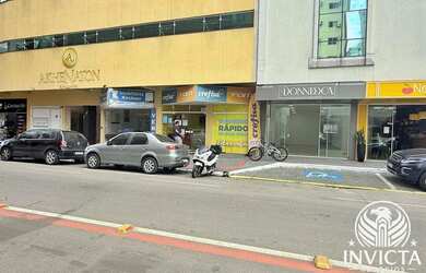 Imagem 3: Amplo ponto comercial para locação em localização estratégica de Meia Praia Itapema