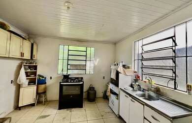 Imagem 12: Casa com 3 dormitórios e amplo terreno no bairro Tomazetti