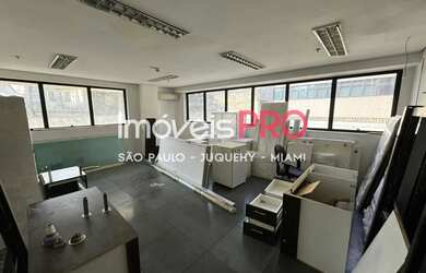 Imagem: O depósito possui 1 Vaga na garagem, 44m² de Área e está