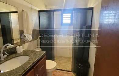 Imagem 12: F01 - Imperdível! Casa com Piscina, Jardim e 4 Quartos em Terreno de 1.000 m²