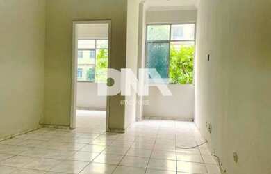 Imagem: O apartamento possui 2 Dormitórios, 2 Banheiros, 51m² de Área