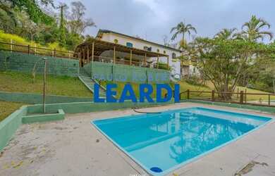 Imagem: A casa em condomínio possui 3 Dormitórios, 4 Banheiros, 5