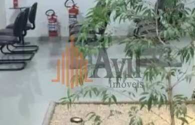 Imagem: O depósito possui 5 Vagas na garagem, 6.500m² de Área e