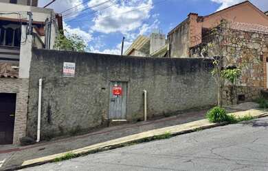 Imagem: A casa possui 3 Dormitórios, 1 Banheiro, 100m² de Área e