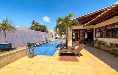 Imagem: A casa em condomínio possui 4 Dormitórios, 2 Banheiros, 3