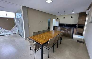 Imagem 16: Sobrado com 4 Quartos, Piscina e Churrasqueira na 407 Sul