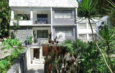 Imagem: A casa em condomínio possui 5 Dormitórios, 5 Banheiros, 5