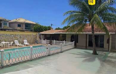 Imagem: A casa e possui 2 Dormitórios, Suítes, 3 Banheiros, 2 Vagas