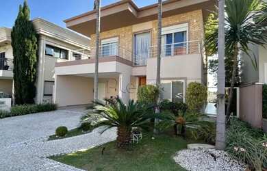 Imagem: A casa em condomínio possui 3 Dormitórios, 2 Banheiros, 4